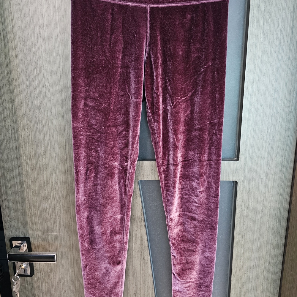 PINK Victoria's Secret Velvet Leggings in Rich Purple Size S